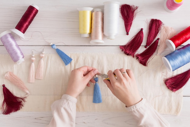 Ruky pri vyšívaní